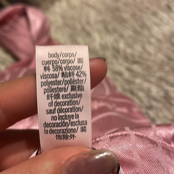 VICTORIA’S Secret Pink Satin Button Down Long Sleeve Night Top Medium - Picture 7 of 8